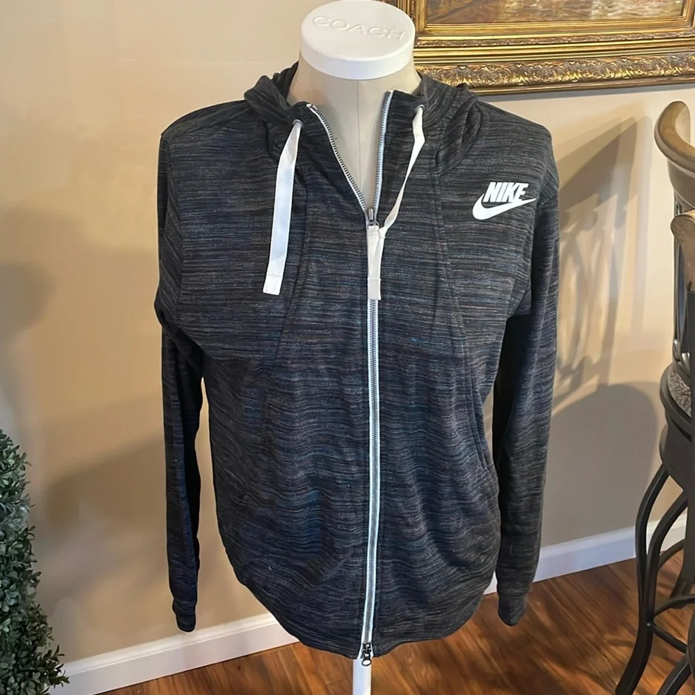 Nike jacket - Picture 1 of 8